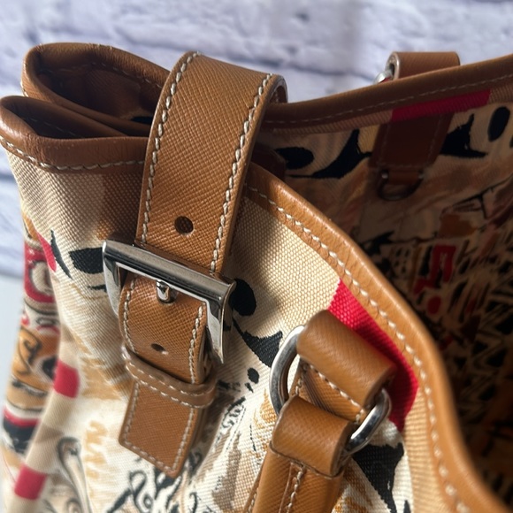 TRENDING Maxi Bags: Prada Venice Belted Tote - Picture 5 of 8